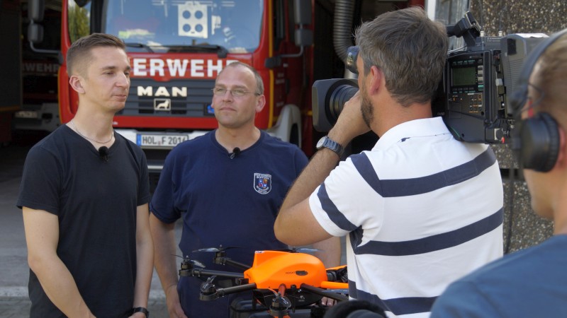 Fernseh-Reportage „Die Drohnen kommen“: Dreharbeiten des ZDF mit der Feuerwehr Stadtoldendorf