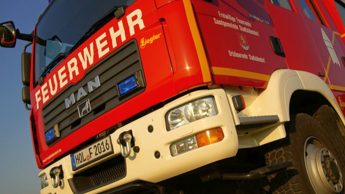 Brandnachschau nach Brand auf Gelände eines Recyclingunternehmens in Stadtoldendorf