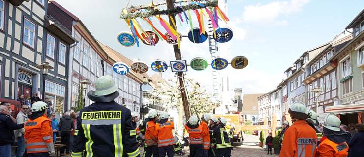 Ankündigung: Die Freiwillige Feuerwehr stellt wieder den Maibaum auf