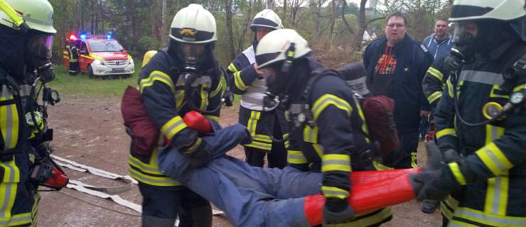 Zugübung der Feuerwehr: Nach einer Verpuffung brennt der Schießstand