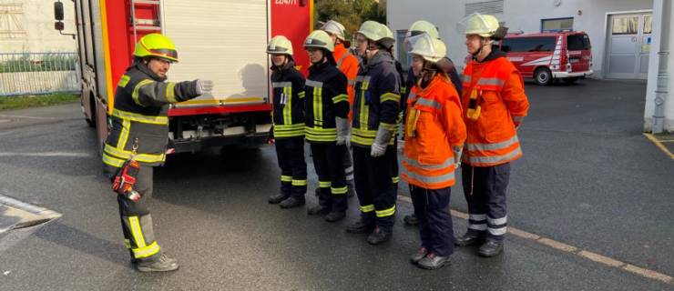 Freiwilliges Engagement und Ehrenamt. Feuerwehrnachwuchs erfolgreich ausgebildet.