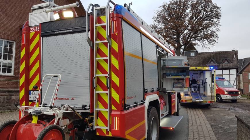 Ein Sturz in Scheune sorgt für den Einsatz von Rettungsdienst und Feuerwehr in Lenne