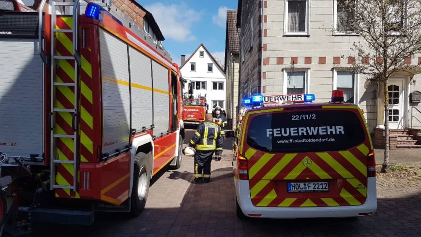 Unterstützung des Rettungsdienstes in der Innenstadt von Stadtoldendorf
