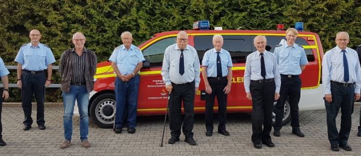 355 Jahre Feuerwehrdienstzeit mit besonderer langjähriger Ehrung für 75 Jahre im Feuerwehrdienst