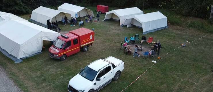 Endlich wieder Zeltlager. Jugendfeuerwehr campiert auf dem Mammutpark-Gelände