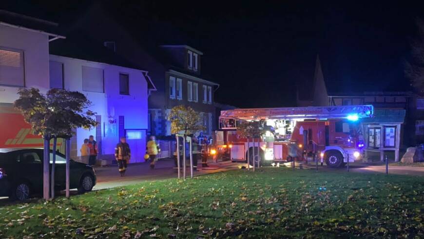 Feuerwehren Arholzen und Stadtoldendorf zur Unterstützung des Rettungsdienstes im Einsatz