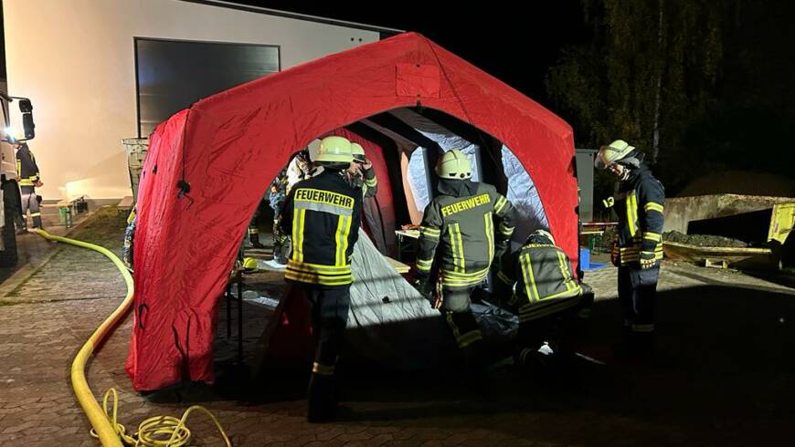 Feuer in Lagerhallenkomplex in Lüerdissen. Alarmübungen der Feuerwehren