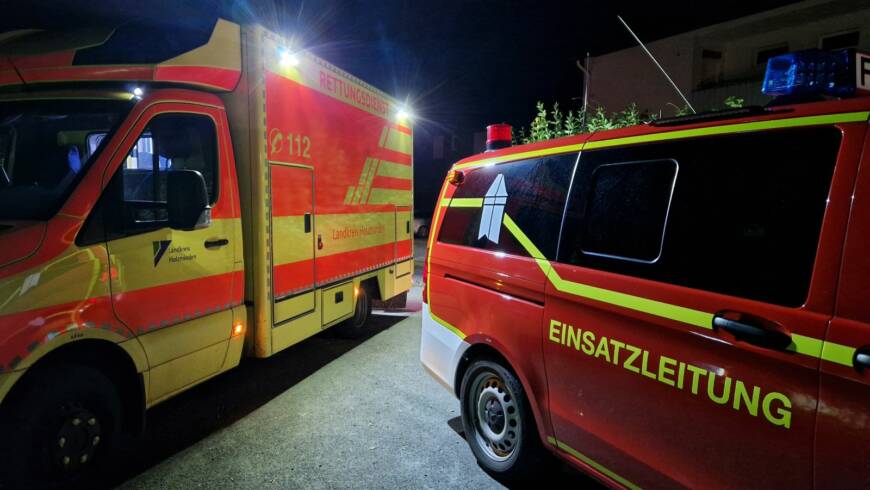 Trageunterstützung für Rettungsdienst mit Hubrettungsfahrzeug in Stadtoldendorf