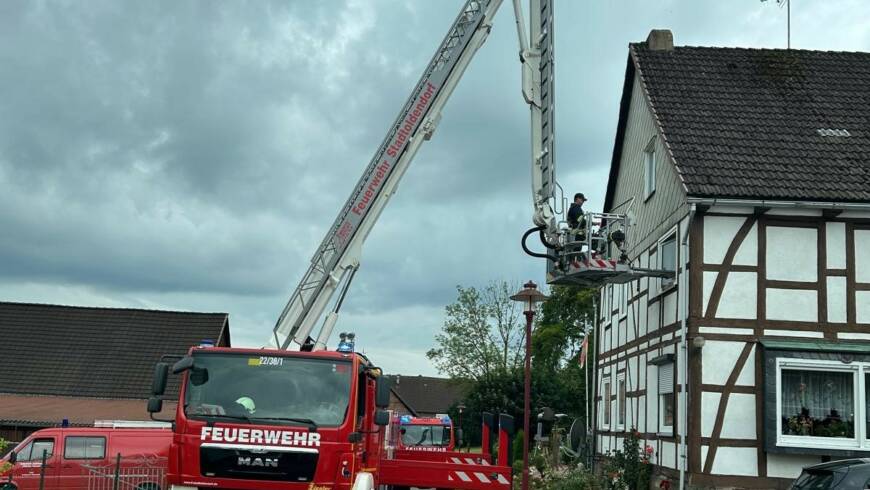 Unterstützung Rettungsdienst mit Hubrettungsfahrzeug