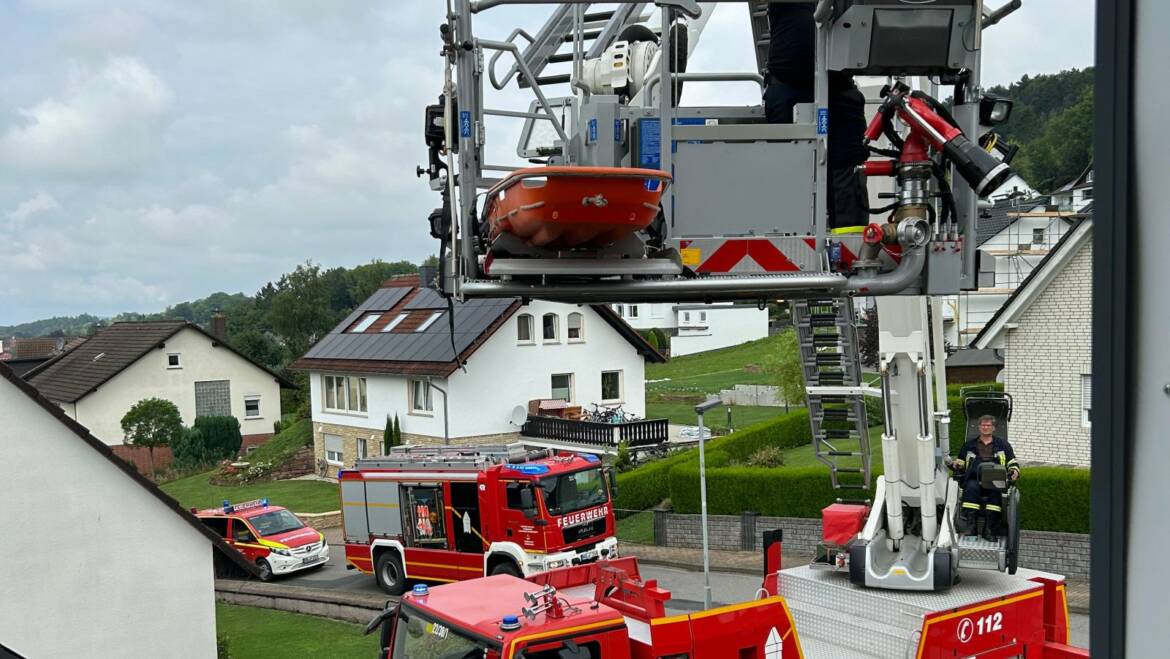 Erneute Tragehilfe zur Unterstützung des Rettungsdienstes