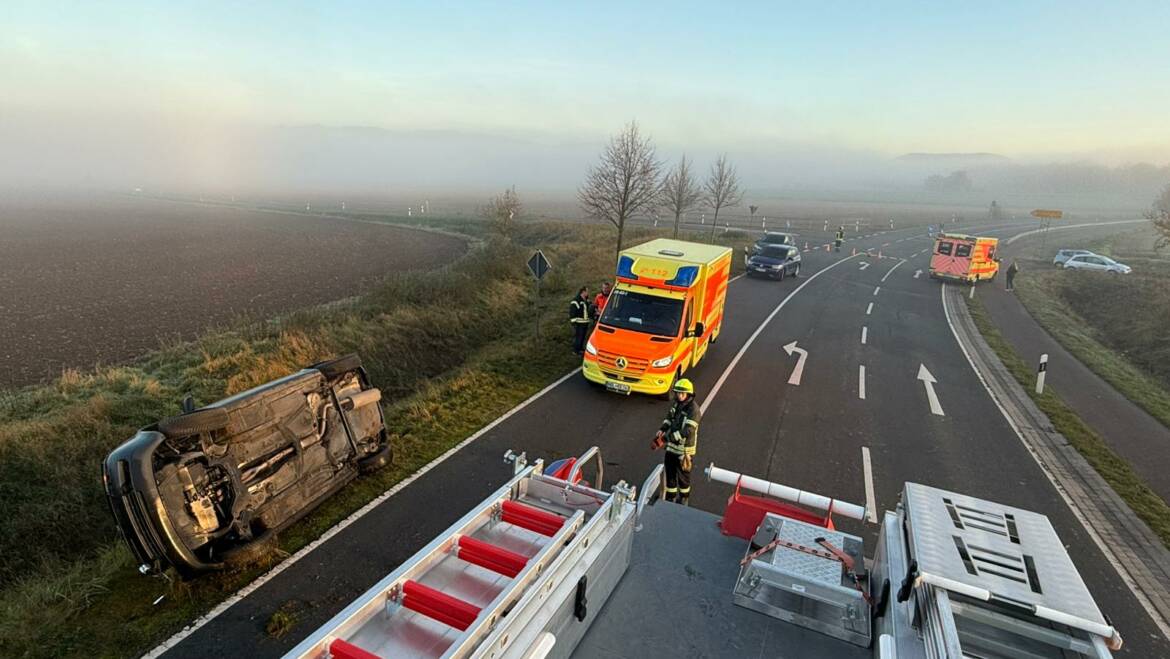 Verkehrsabsicherung nach Verkehrsunfall an der Kreuzung ehem. „Drei Linden“