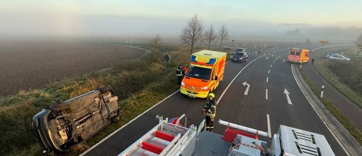 Verkehrsabsicherung nach Verkehrsunfall an der Kreuzung ehem. „Drei Linden“