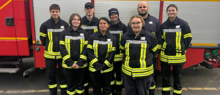 Feuerwehrnachwuchs erfolgreich. Fünf frisch ausgebildete Aktive Feuerwehrangehörige