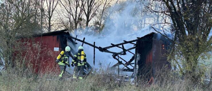 Brand eines ehemaligen Sportheimes in Scharfoldendorf.