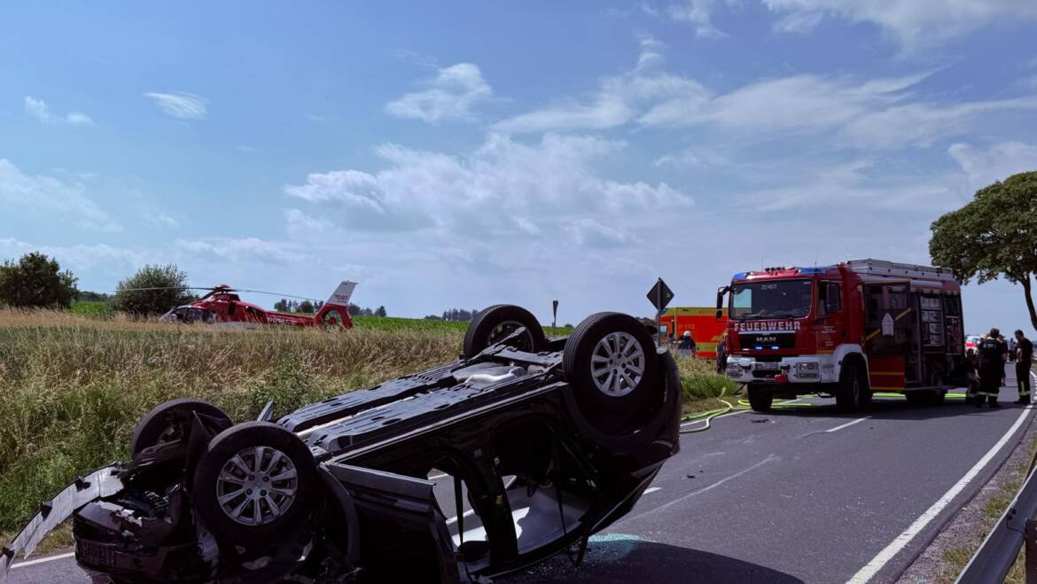 Schwerer Verkehrsunfall zwischen Deensen und Braak. Belastender und langwieriger Einsatz