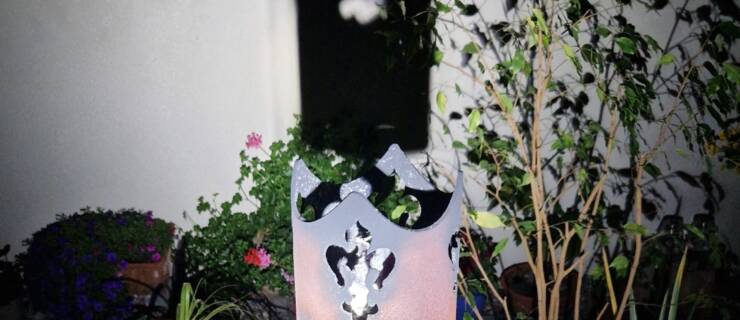 Vermeintlicher Schuppenbrand in der Nacht stellt sich als nachbrennendes Gartenlicht heraus.