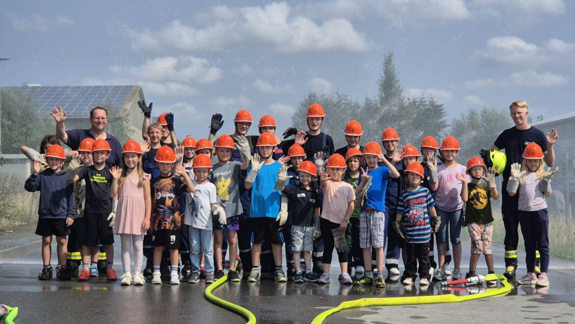 Ferienpassaktion: Hilfslöschmeisterlehrgang bei der Feuerwehr Stadtoldendorf