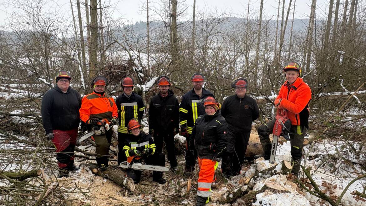 2.Motorsägenausbildung gem. gesetzlichen Vorgaben. Wehr gut gerüstet für kommende Ereignisse