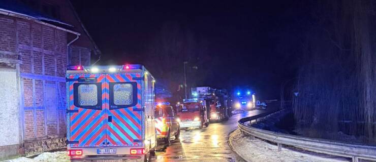 Tragehilfe für den Rettungsdienst mit Schleifkorbtrage