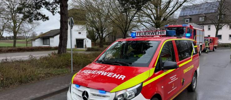 Verunreinigung der Durchgangsstraße in Arholzen durch ausgelaufene Betriebsstoffe