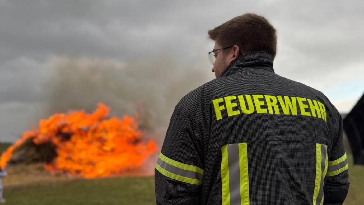 Brandsicherheitswache beim Osterfeuer in Stadtoldendorf