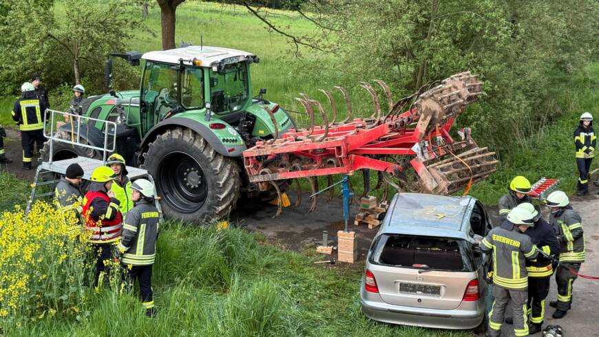 Schwerer Verkehrsunfall in der Lenner Feldmarkt. Erste Zugübung 2026 zeigt gute Zusammenarbeit