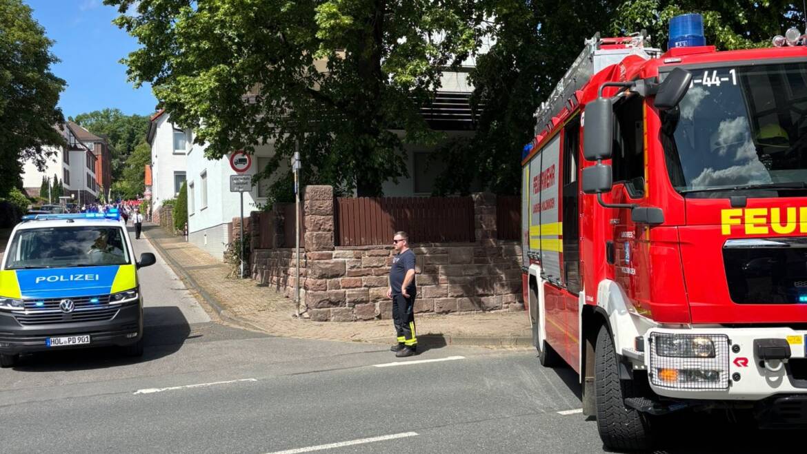Festumzug zum Homby Volks-und Schützenfest in Stadtoldendorf.  Absicherung durch Bauhof und Feuerwehren