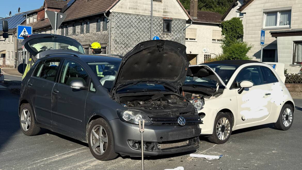Morgentlicher Verkehrsunfall an Kreuzung in Stadtoldendorf. Einsatz der Rettungskräfte