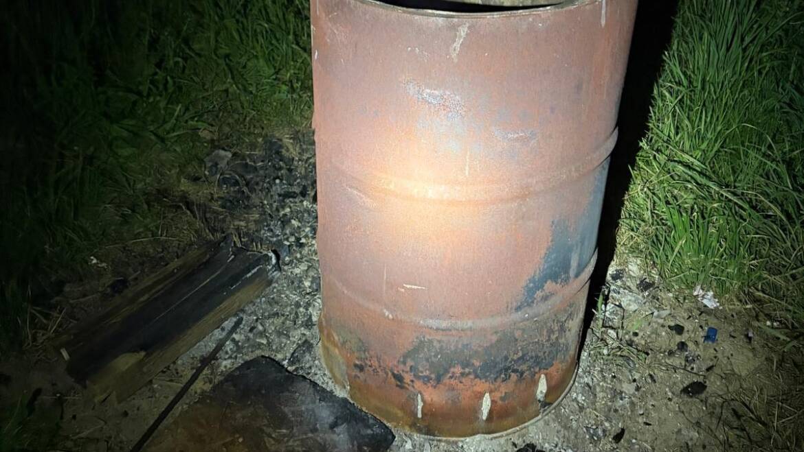 Brand in einer Feuertonne sorgte für die Alarmierung der Stadtoldendorfer Feuerwehr