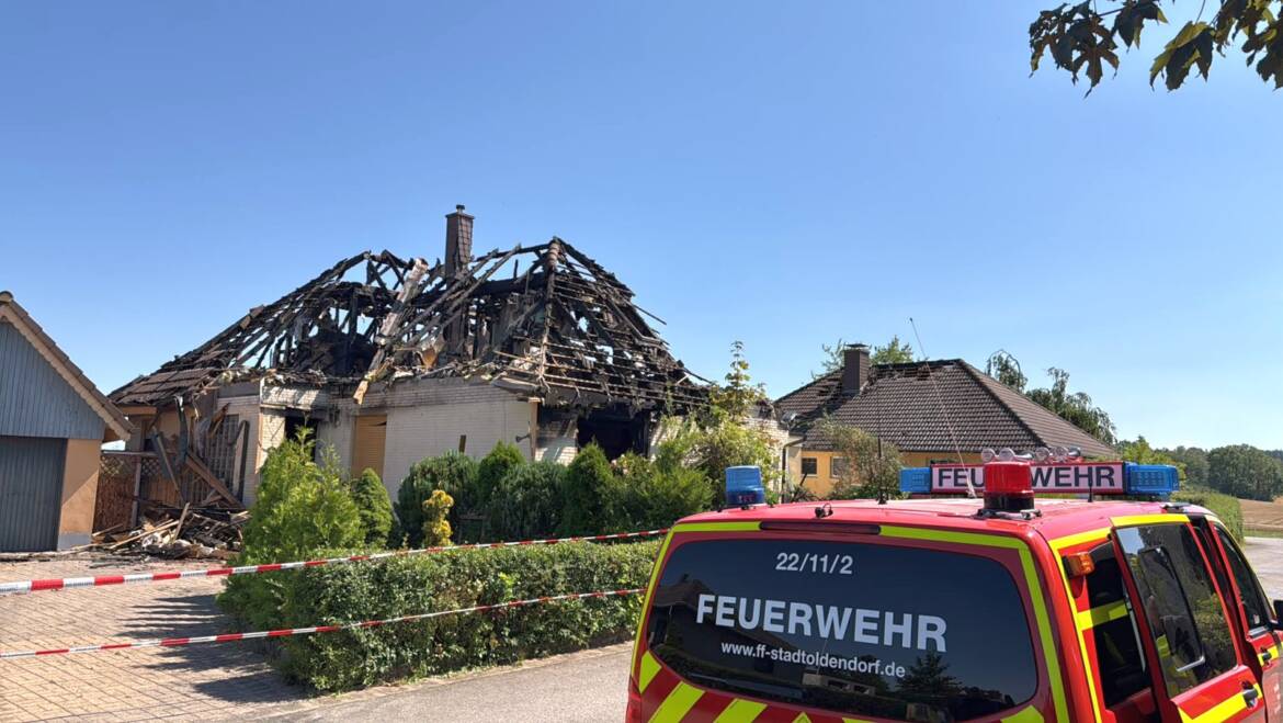 Kontrolle mit Wärmebildkamera und Drohne nach Wohnhausbrand