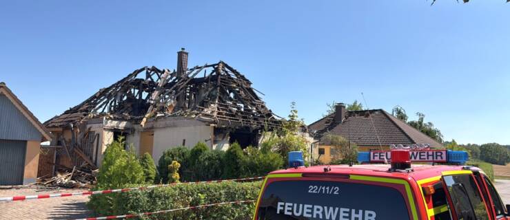 Kontrolle mit Wärmebildkamera und Drohne nach Wohnhausbrand