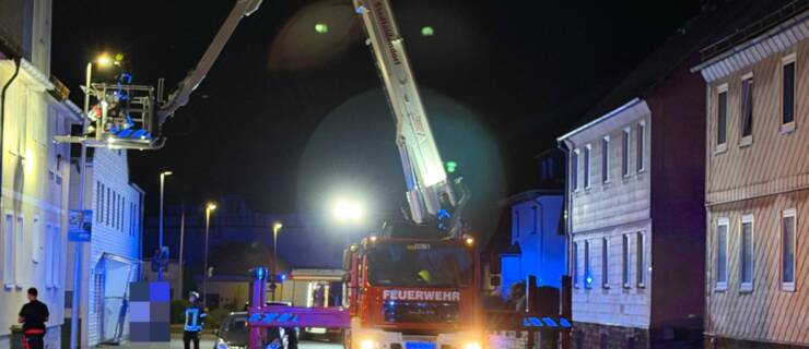 Tragehilfe für den Rettungsdienst mit Teleskopgelenkmast