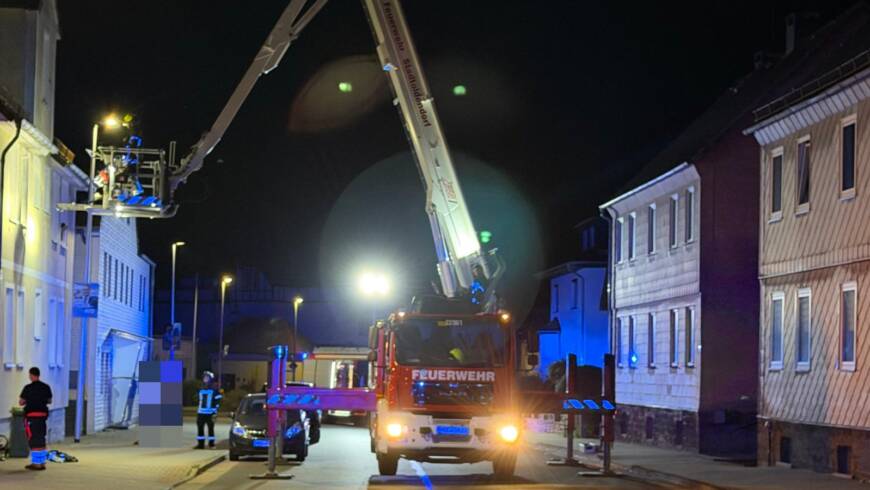 Tragehilfe für den Rettungsdienst mit Teleskopgelenkmast