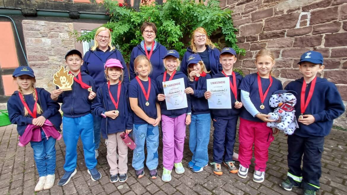 15 Jahre Kinderfeuerwehr Polle. Flambinis laden ein zu Wettbewerben. Strolche sehr erfolgreich.